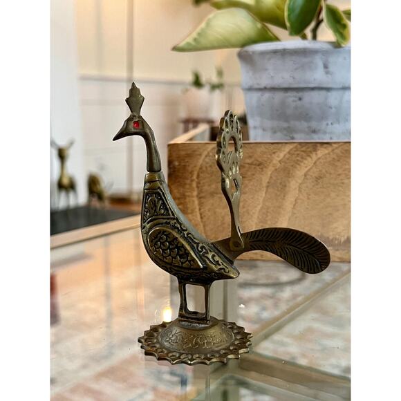 Vintage Solid Brass Peacock Figurine Etched Bird Card Holder Boho Animal Display - Picture 6 of 10
